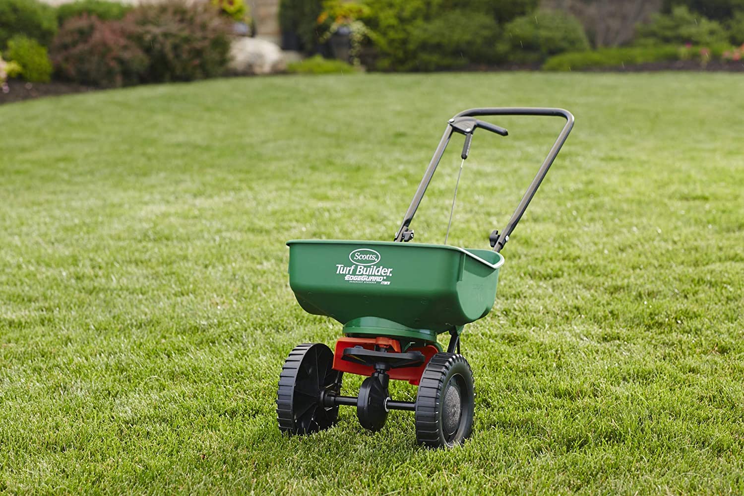 Scotts® Turf Builder® EdgeGuard® Mini Broadcast Spreader